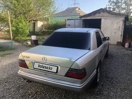 Mercedes-Benz E 320 1993 года за 2 000 000 тг. в Туркестан – фото 3