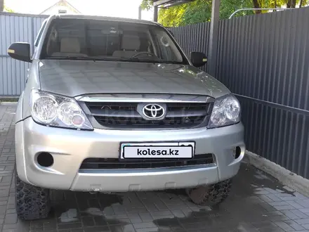 Toyota Fortuner 2005 года за 9 000 000 тг. в Алматы