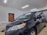 Toyota Sienna 2015 года за 13 500 000 тг. в Атырау – фото 3