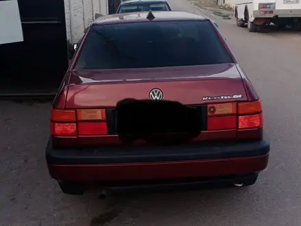 Volkswagen Vento 1993 года за 1 000 000 тг. в Жезказган – фото 3