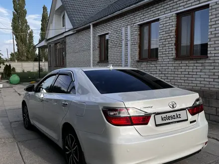 Toyota Camry 2017 года за 13 000 000 тг. в Тараз – фото 2