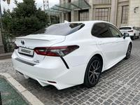 Toyota Camry 2021 годаүшін13 700 000 тг. в Алматы