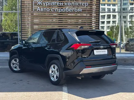 Toyota RAV4 Prestige 2021 года за 11 650 000 тг. в Астана – фото 2
