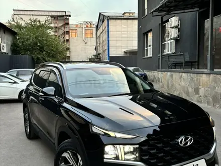 Hyundai Santa Fe 2022 года за 16 800 000 тг. в Алматы – фото 2