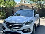 Hyundai Santa Fe 2018 годаfor11 700 000 тг. в Алматы