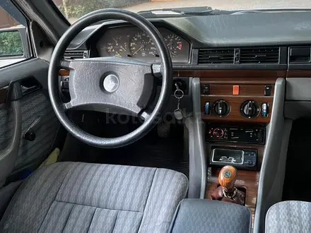 Mercedes-Benz E 230 1992 года за 890 000 тг. в Отеген-Батыр