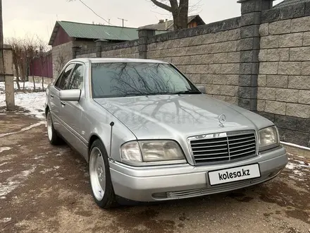 Mercedes-Benz C 220 1995 года за 3 600 000 тг. в Алматы