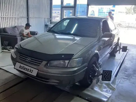 Toyota Camry 1998 года за 4 400 000 тг. в Алматы – фото 27