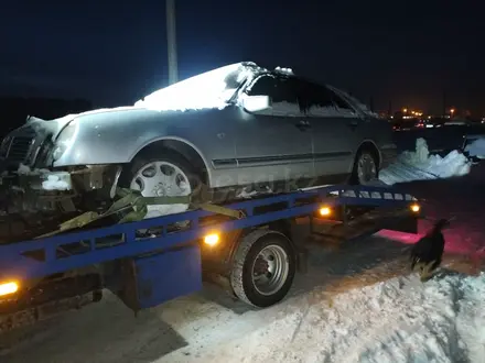 Mercedes-Benz E 230 1998 года за 250 000 тг. в Петропавловск