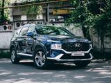 Hyundai Santa Fe 2022 года за 15 850 000 тг. в Алматы
