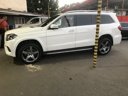 Оригинальные диски R20 AMG на Mercedes GL Мерседес за 500 000 тг. в Алматы – фото 13