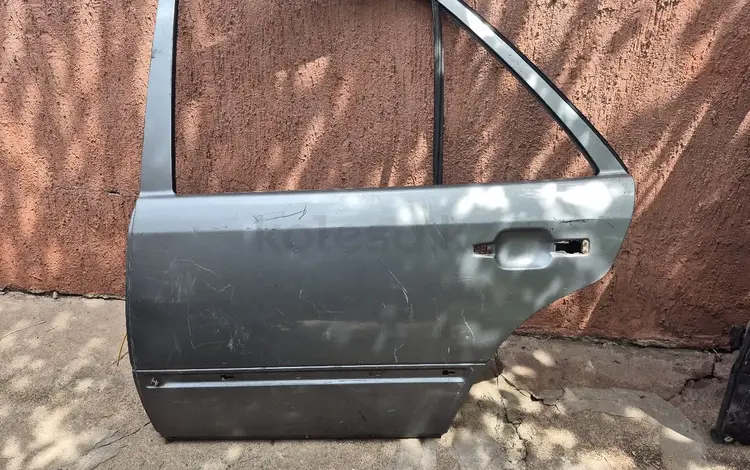 Задняя левая дверь Mercedes W124 за 20 000 тг. в Алматы
