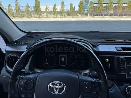 Toyota RAV4 2017 года за 8 200 000 тг. в Актау – фото 8