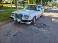 Mercedes-Benz E 220 1994 года за 1 500 000 тг. в Шымкент