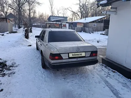Mercedes-Benz E 200 1991 года за 950 000 тг. в Алматы – фото 8