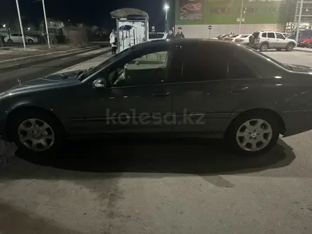 Mercedes-Benz C 200 2005 года за 4 375 000 тг. в Павлодар – фото 3