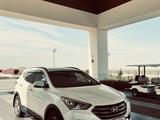 Hyundai Santa Fe 2016 года за 10 500 000 тг. в Актау