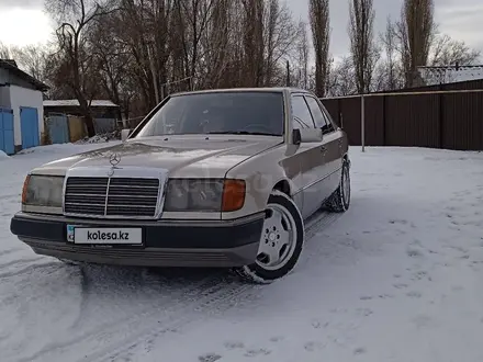 Mercedes-Benz E 230 1991 года за 3 500 000 тг. в Талдыкорган