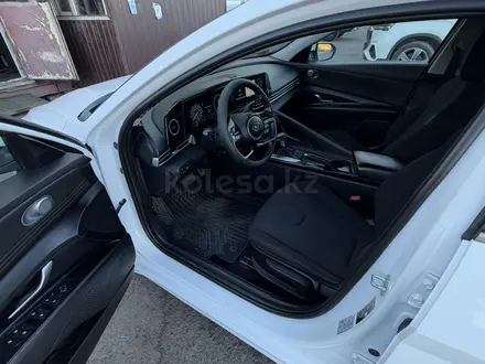 Hyundai Elantra 2022 года за 6 550 000 тг. в Караганда – фото 10