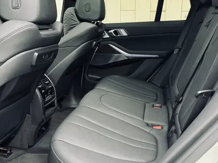 BMW X5 2021 года за 38 000 000 тг. в Алматы – фото 18