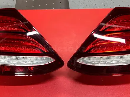 Задние фонари Mercedes — Benz W213 дорестайлинг за 1 000 тг. в Алматы