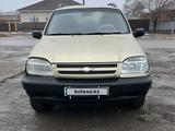 Chevrolet Niva 2014 года за 1 200 000 тг. в Атырау – фото 2