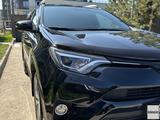 Toyota RAV4 2018 года за 14 000 000 тг. в Алматы – фото 4