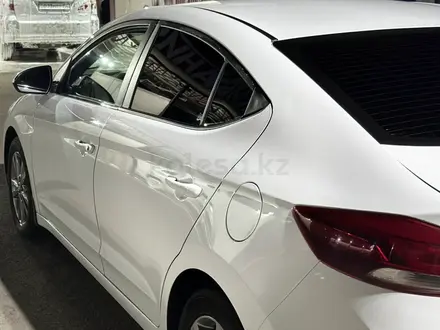 Hyundai Elantra 2018 года за 8 000 000 тг. в Кульсары – фото 9