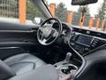 Toyota Camry 2018 года за 14 840 000 тг. в Караганда – фото 12