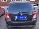 Chevrolet Aveo 2009 года за 2 500 000 тг. в Уральск – фото 4