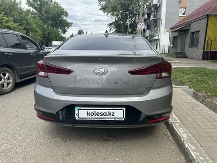 Hyundai Elantra 2020 года за 6 150 000 тг. в Уральск – фото 4
