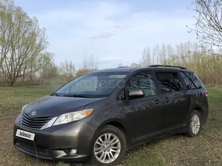 Toyota Sienna 2013 года за 12 200 000 тг. в Астана