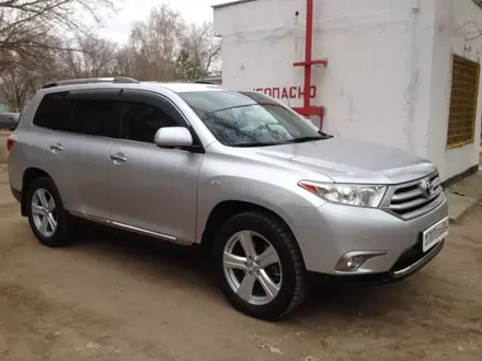 Toyota Highlander 2011 года за 16 000 000 тг. в Актобе – фото 10