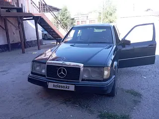 Mercedes-Benz E 230