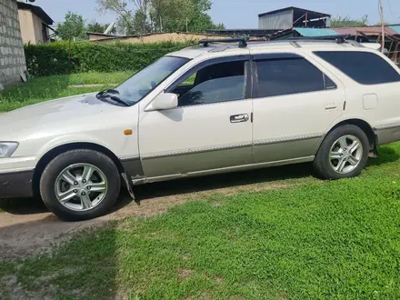Toyota Camry 1998 года за 2 850 000 тг. в Алматы – фото 13