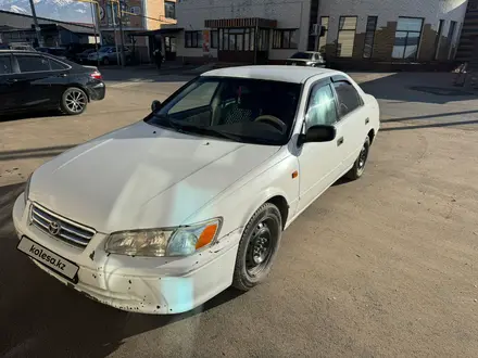 Toyota Camry 2001 года за 3 000 000 тг. в Алматы