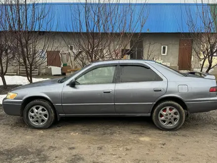 Toyota Camry 1997 года за 2 200 000 тг. в Алматы – фото 2