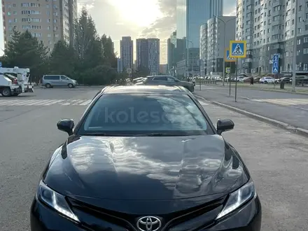 Toyota Camry 2018 года за 9 600 000 тг. в Астана – фото 10