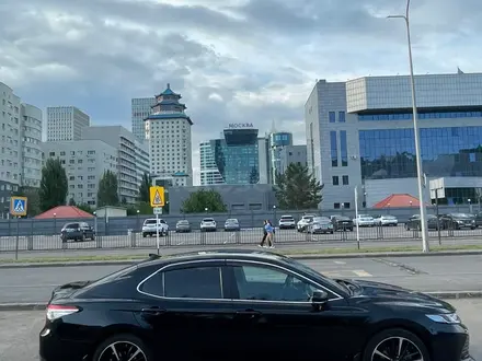 Toyota Camry 2018 года за 9 600 000 тг. в Астана – фото 11