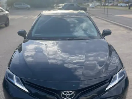 Toyota Camry 2018 года за 9 600 000 тг. в Астана – фото 17