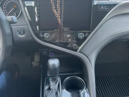 Toyota Camry 2018 года за 9 600 000 тг. в Астана – фото 3