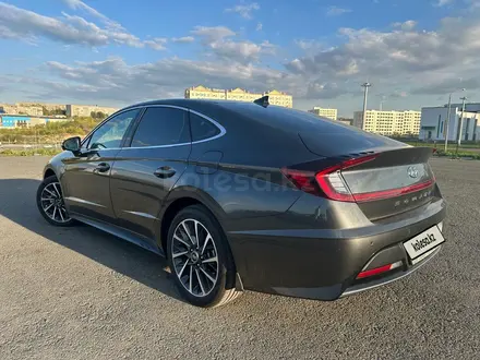 Hyundai Sonata 2022 года за 10 300 000 тг. в Усть-Каменогорск – фото 2