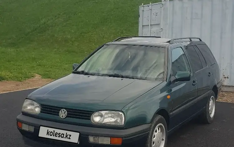 Volkswagen Golf 1995 годаүшін2 100 000 тг. в Алматы