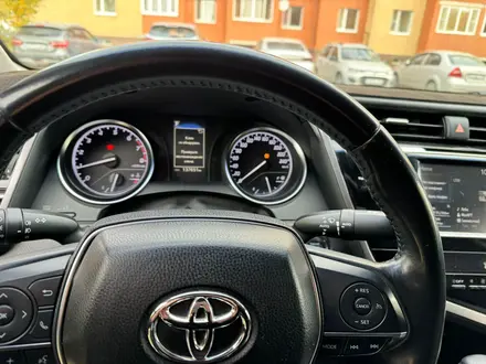 Toyota Camry 2019 года за 11 950 000 тг. в Астана – фото 10