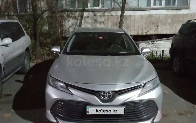 Toyota Camry 2018 года за 10 500 000 тг. в Алматы