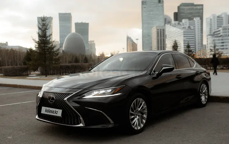 Lexus ES 250 2019 года за 25 300 000 тг. в Астана