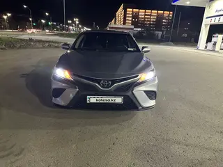 Toyota Camry, 2018