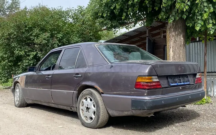 Mercedes-Benz E 230 1990 года за 500 000 тг. в Алматы