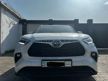 Toyota Highlander 2022 года за 28 200 000 тг. в Тараз – фото 4