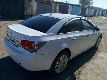 Chevrolet Cruze 2013 года за 5 200 000 тг. в Шахтинск – фото 4